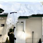 Ohuhu 21 FT Adjustable Telescoping Snow Roof Rake, Twist-N-Lock Snow Rake for Roof with 6″ X 25″ Poly Blade, Snow Shovel for Cleaning Roof Snow, Blue